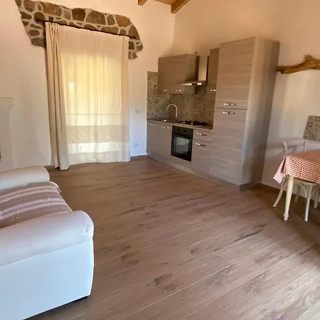 Stazzo Casari Feriehus Barrabisa